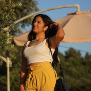 Meet your Posher, Riwa